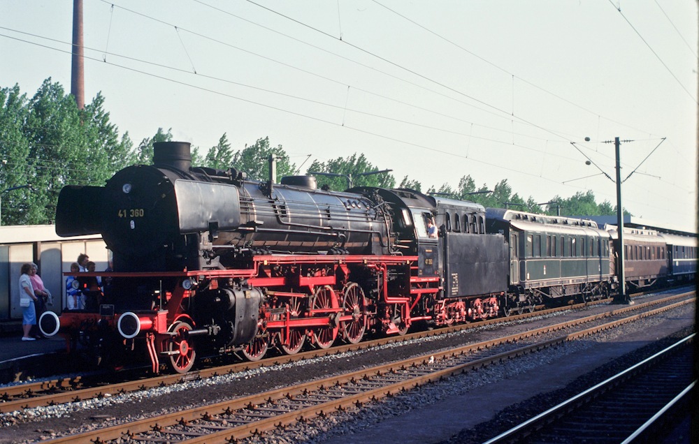 http://images.bahnstaben.de/HiFo/00011_1988 - 150 Jahre Braunschweigische Staatsbahn/3063663738613362.jpg